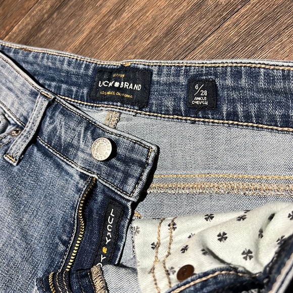 Lucky Brand Sweet Straight Jeans - Picture 2 of 4